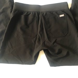 Women’s Figs Scrub Pants - size small